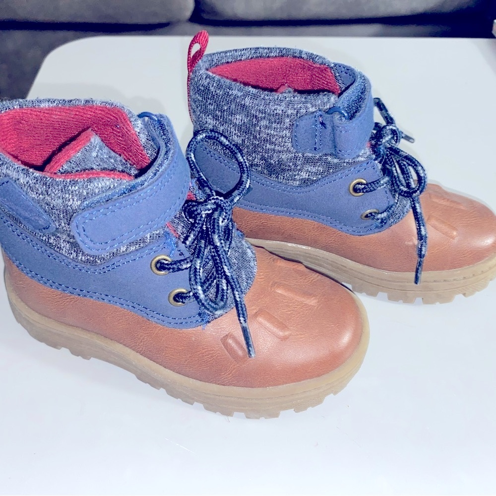 Carters Duck Boots - Size 8